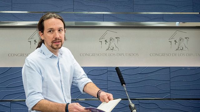 Iglesias vuelve a robar a Sánchez la iniciativa: pide reabrir la negociación a 4 con el veto a Ciudadanos