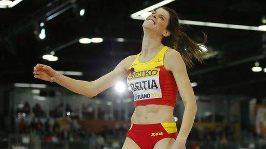A la 'vejez'... ¡más medallas!: Ruth Beitia, plata en los Mundiales de Pista Cubierta