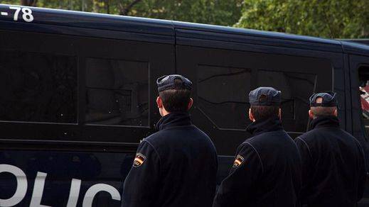 Detenido en Madrid un hombre que apuntó a los viandantes con un rifle de imitación