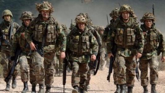 El nuevo Gobierno se estrenará con el envío de tropas a Irak sobre la mesa