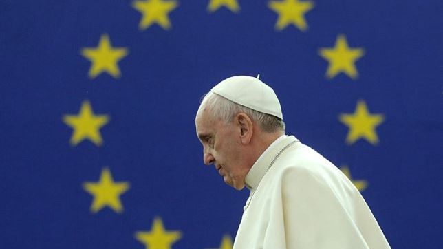 El Papa sacude a todos los líderes políticos y visitará a los refugiados en Lesbos