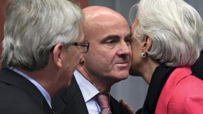 El FMI echa más leña al fuego: rebaja por primera vez la perspectiva de España desde 2013