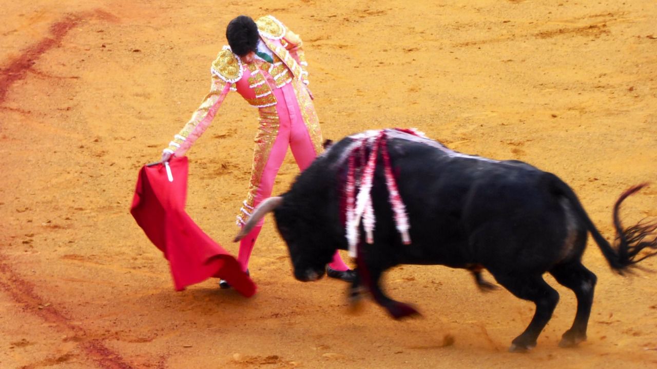 Feria de Abril: toros podridos como la Fiesta, y vuelta a ruedo sin peso de Simón