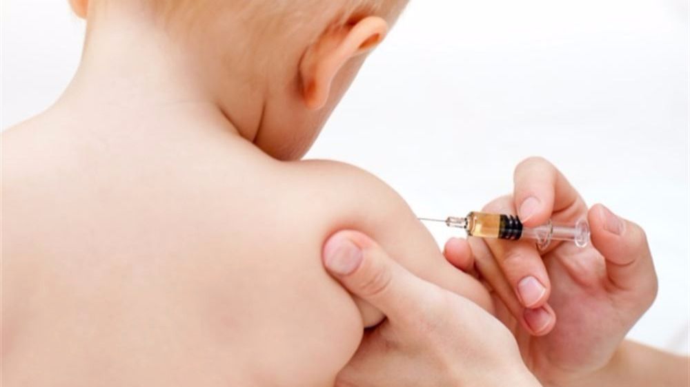 Los pediatras denuncian que el calendario vacunal 'olvidó' las vacunas de meningococo B, rotavirus y VPH
