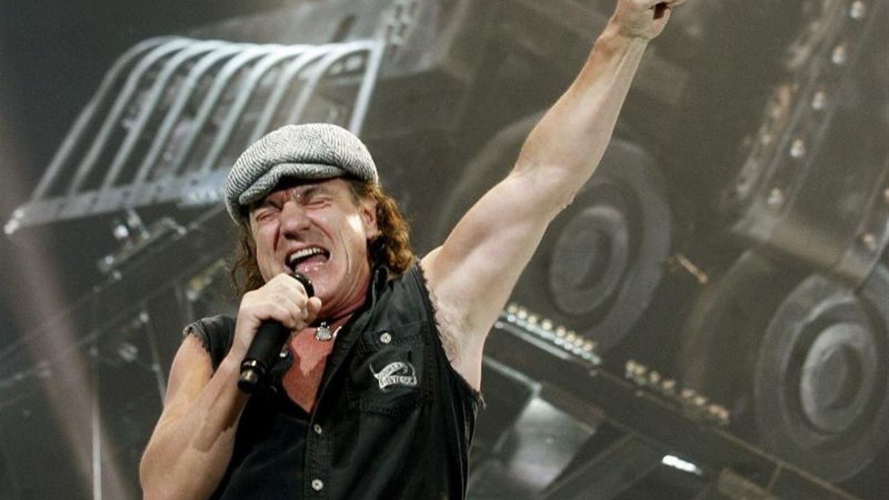 Brian Johnson da su versión de su salida de AC/DC: "Estoy devastado"