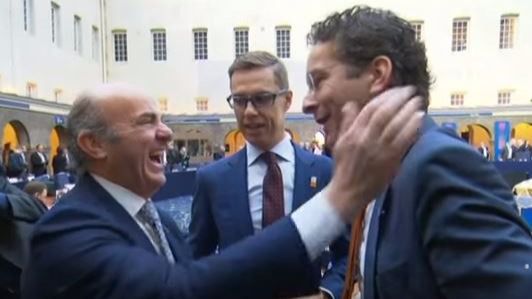 Guindos y Jeroen Dijsselbloem en el Eurogrupo