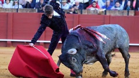 Los abonados suspenden una pésima Feria de Abril llena de triunfalismos ficticios y de 'medios toros'