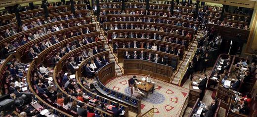 Estos son los privilegios de los diputados y senadores de una legislatura 'exprés'