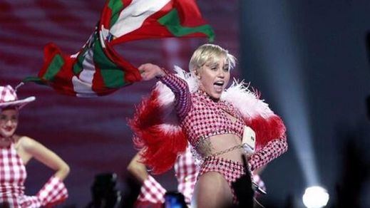 Eurovisión se disculpa por incuir la Ikurriña en las banderas prohibidas