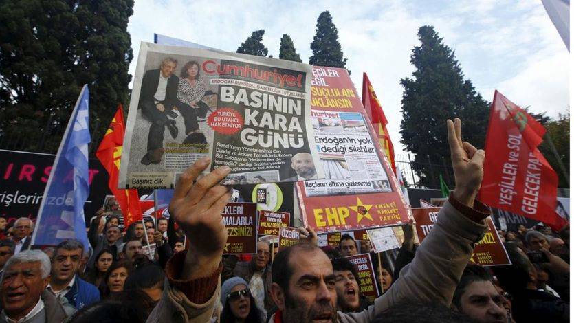 Manifestación en Turquía a favor de la libertad de prensa