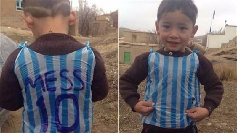 La familia del niño afgano que recibió una camiseta de Messi huye del país tras sufrir amenazas de muerte