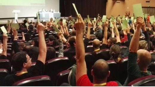 Las CUP deciden soltar amarras con JxS y echan a Puigdemont en brazos del PSC