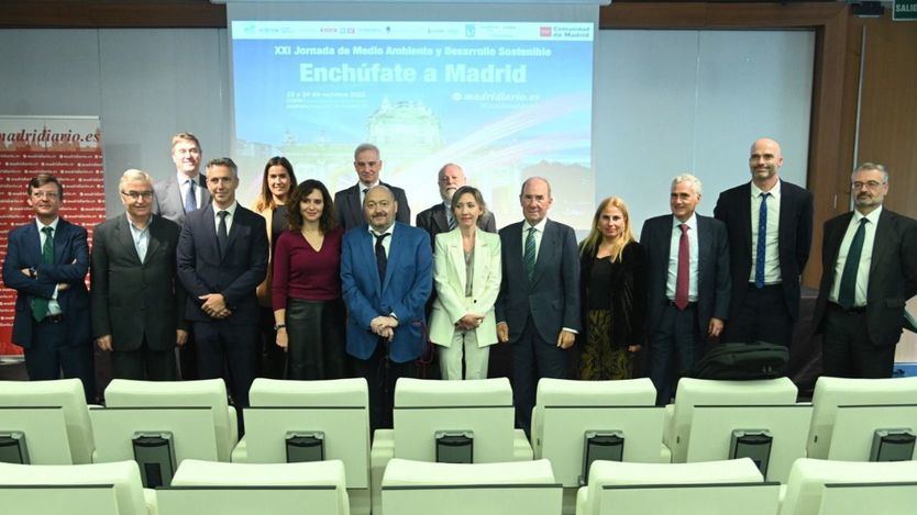 Foto de familia en la clausura de las XXI Jornadas de Medio Ambiente y Desarrollo Sostenible (Foto: Chema Barroso)
