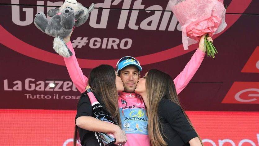 Nibali se apunta su segundo Giro con Valverde en el podio final