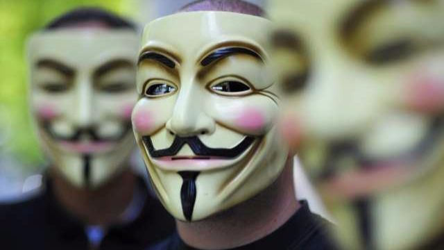 Anonymous protesta contra la 'Ley Mordaza' revelando datos personales de 5.400 policías nacionales