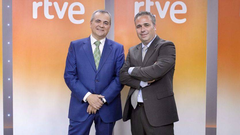 Juanma Romero, director y presentandor de Emprende TVE, y Luis Oliván, realizador