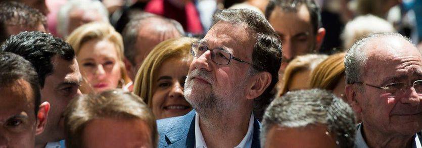 Rajoy, con buenos datos de empleo en plena campaña: el paro baja de 4 millones por primera vez en 6 años