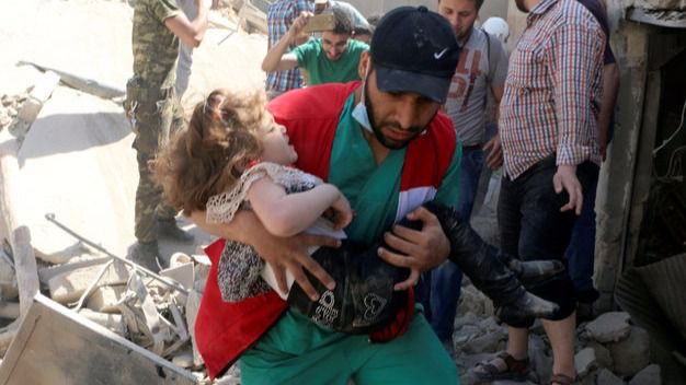 La tragedia que no cesa: nuevos bombardeos a hospitales en la ciudad siria de Alepo con víctimas mortales