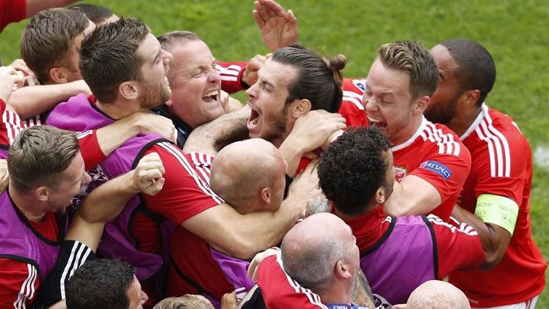 Gales se impone a Eslovaquia (2-1) y Suiza a Albania (0-1) en su estreno en la Eurocopa