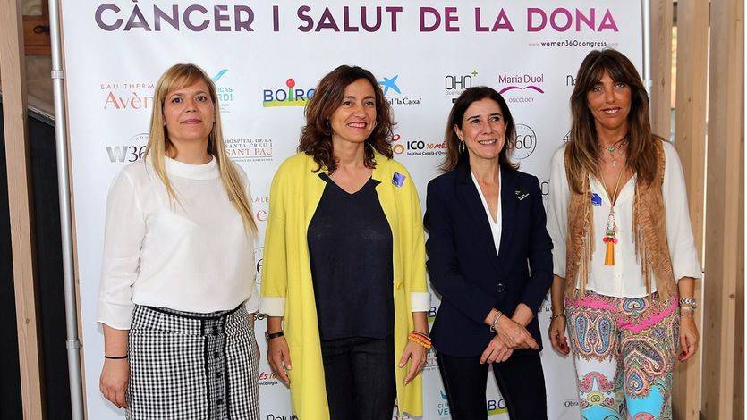 de izquierda a derecha): Rosa Cuscó, Albert Salazar (Director Gerente Hospital de Sant Pau), Amparo Moreno, Lidia Codinachs
