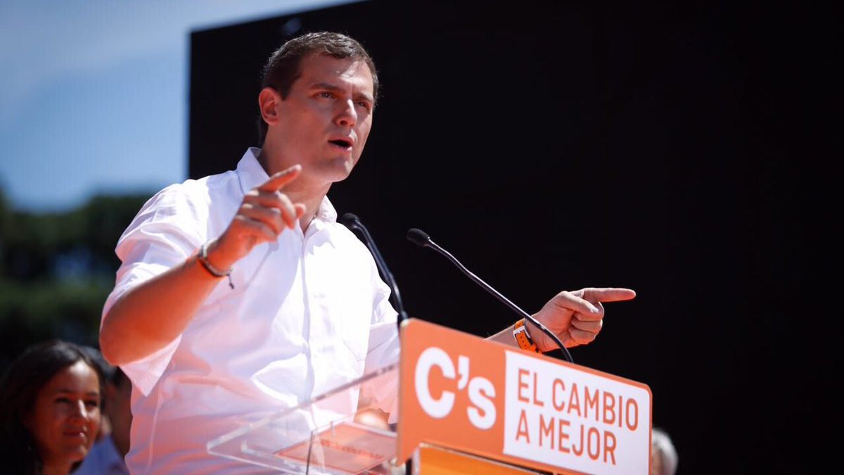 Rivera denuncia amenazas de muerte por explicar la dificultad de hablar castellano en Cataluña