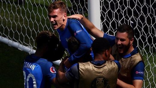 Eurocopa: Francia, con un doblete de Griezmann (2-1 a Irlanda), y Alemania (3-0 a Eslovaquia), alcanzan los cuartos de final