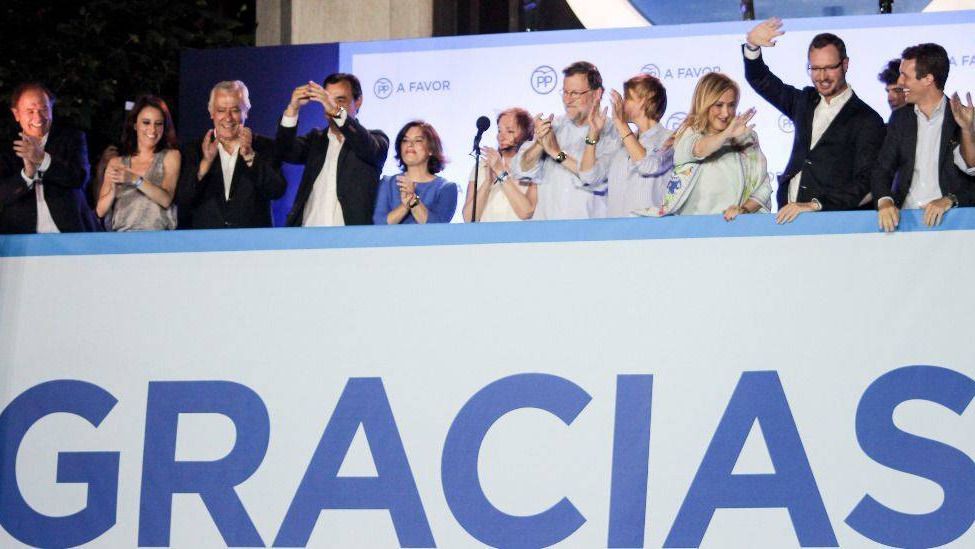 Génova grita 'sí, se puede' y Rajoy repite 'balconing' para celebrar la victoria