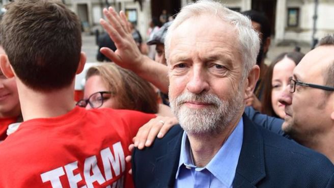 El líder laborista, Jeremy Corbyn, pierde la moción de confianza por el Brexit