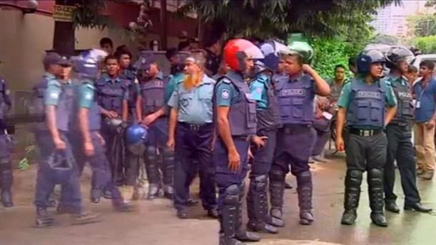26 muertos en el ataque de EI en Dacca junto a un restaurante de comida española