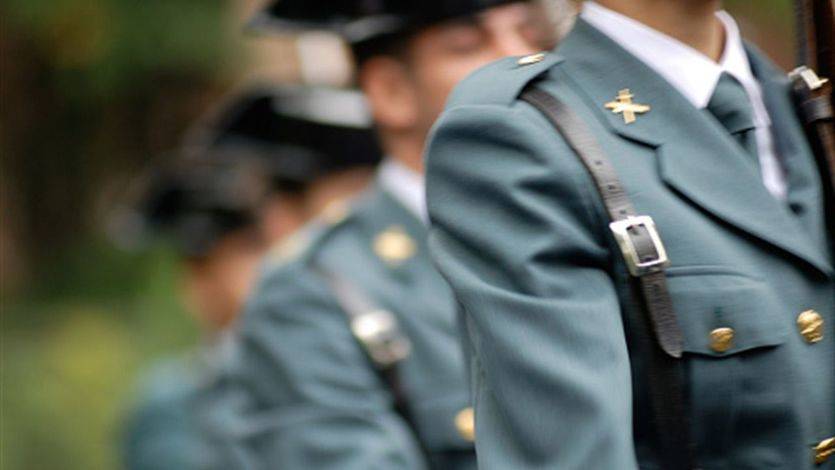 Sólo 12 días de inhabilitación a un guardia civil por fotografiarse con el cadáver de un preso