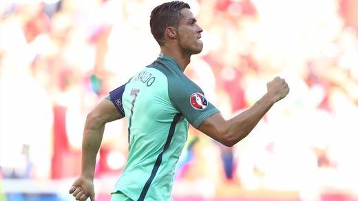 Eurocopa: Cristiano gana el duelo 'madridista' a Bale y mete a Portugal en la finalísima (2-0)