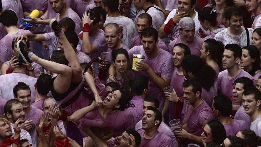 Pamplona aplaude la 'valentía' de la primera víctima de agresión sexual de los Sanfermines de 2016
