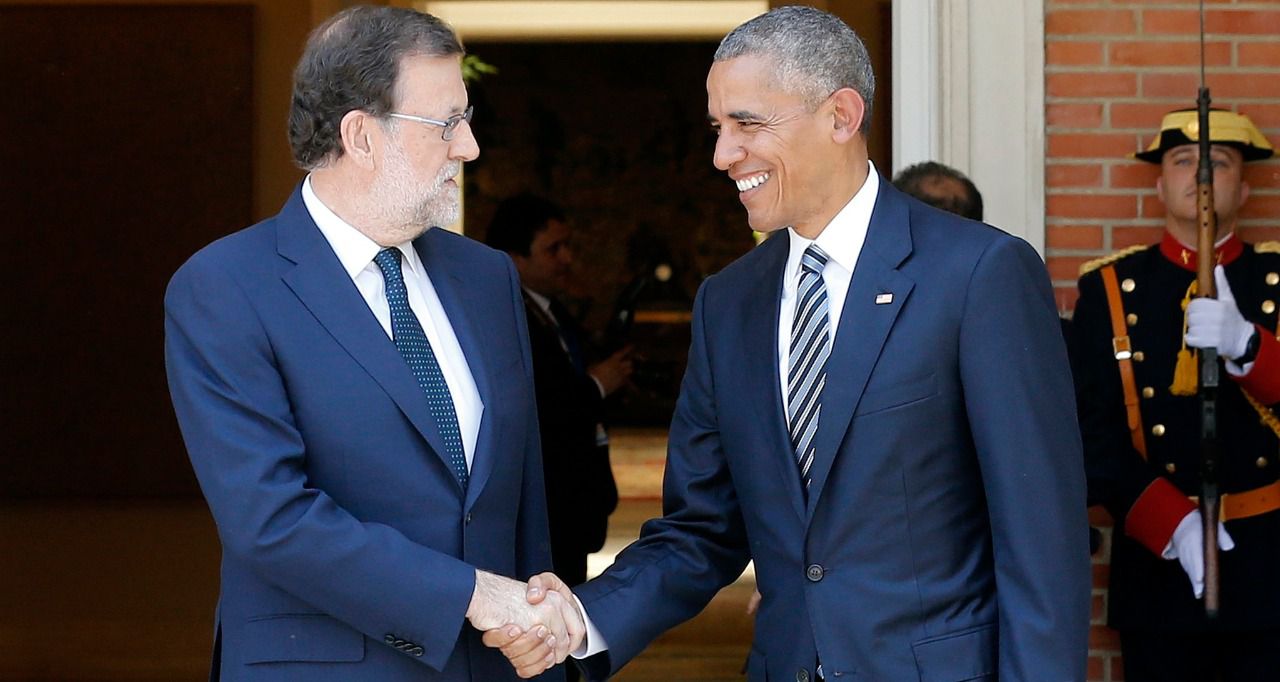 Hay cosas que nunca cambian: Rajoy regala un jamón a Obama