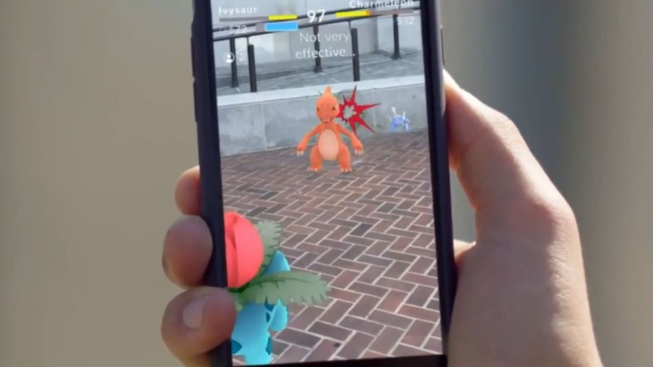 La Policía interviene en la polémica de 'Pokémon Go' ante los problemas de seguridad en la calle