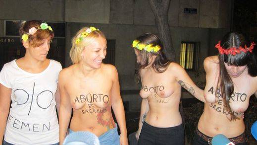 Juzgadas sólo por mostrar sus pechos: el 'via crucis' de las activistas de Femen