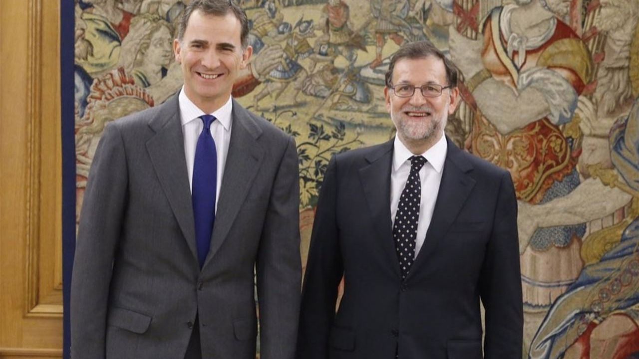 El Rey no moverá ficha hasta que Rajoy tenga atados los apoyos para la investidura