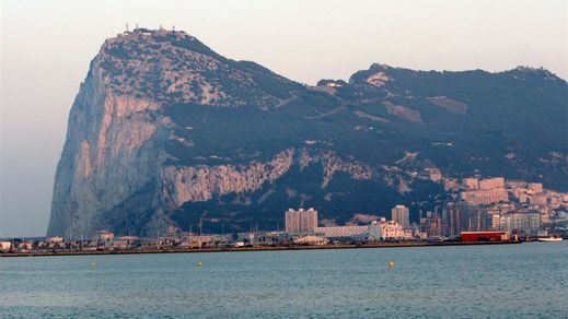 Un submarino nuclear británico colisiona con un buque en Gibraltar