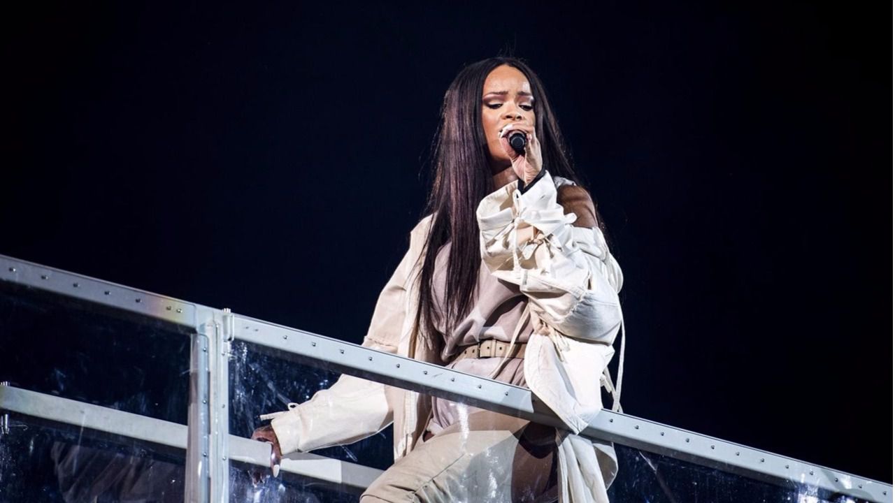 Rihanna decepcionada con sus fans durante uno de sus conciertos: "No quiero veros cazar Pokemon aquí"