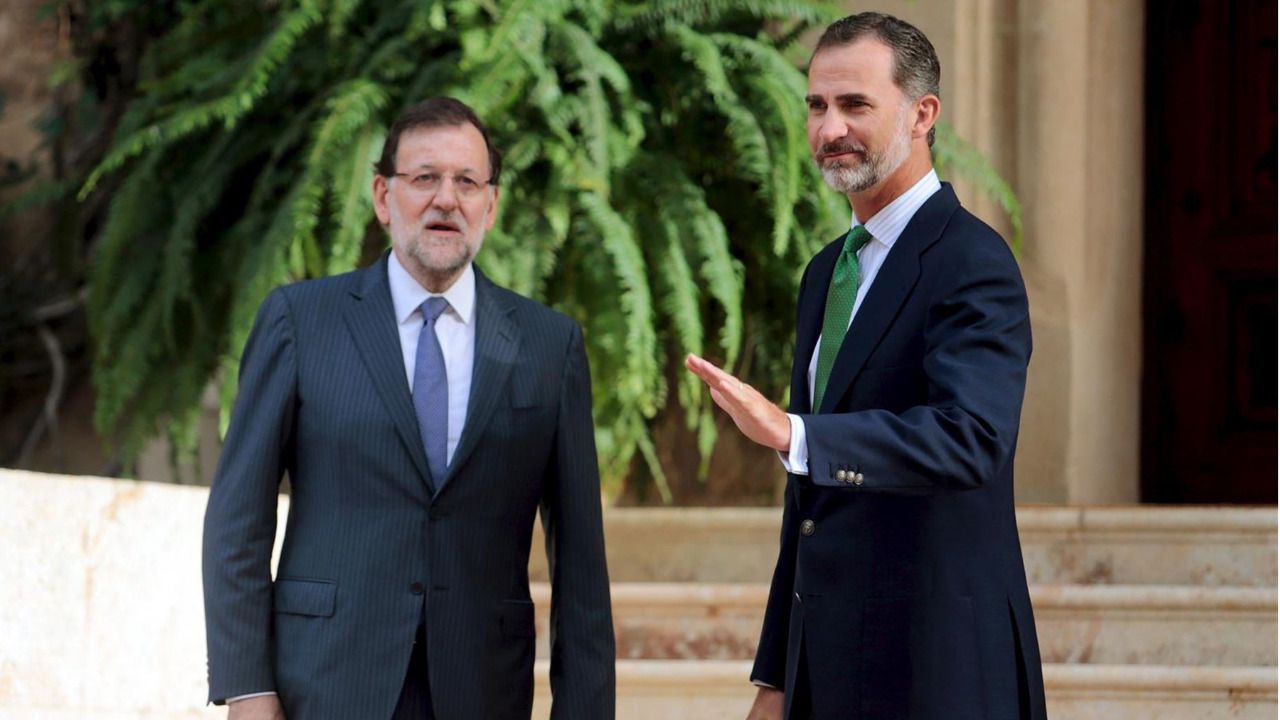 Lo que de verdad preocupa al Rey no es si Rajoy da un paso adelante o atrás, sino...