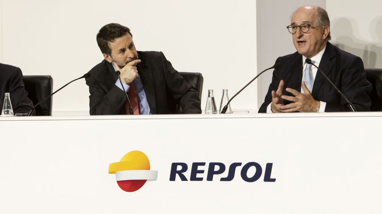 Repsol gana hasta junio un 39,3% menos tras dotaciones de 346 millones