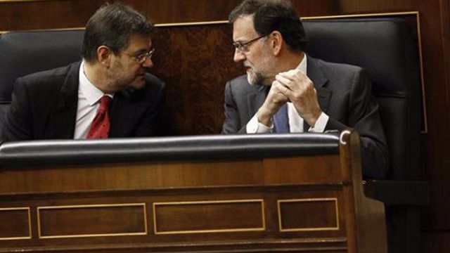Justicia echa una mano jurídica a Rajoy: el ministro Catalá ve constitucional que el presidente renuncie a la investidura