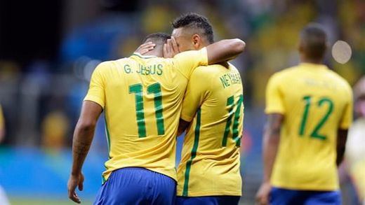 Neymar despierta ante Colombia y mete a su Brasil en semifinales (2-0)