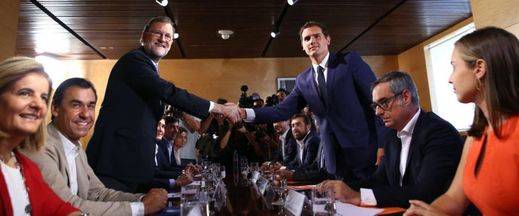 Rajoy y Rivera ratifican 150 medidas, incluyendo la dación en pago y un recorte en la administración