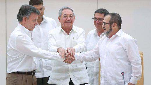 A Rajoy se le escapa que la firma del acuerdo de paz en Colombia será el 26 de septiembre y pone en un aprieto a Margallo