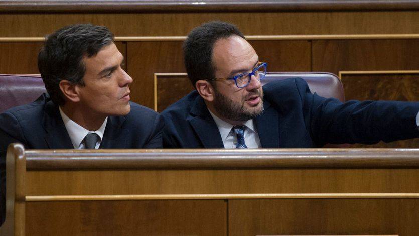 A la caza de Sánchez: prensa, partidos y el propio PSOE se movilizan para convencer al líder socialista