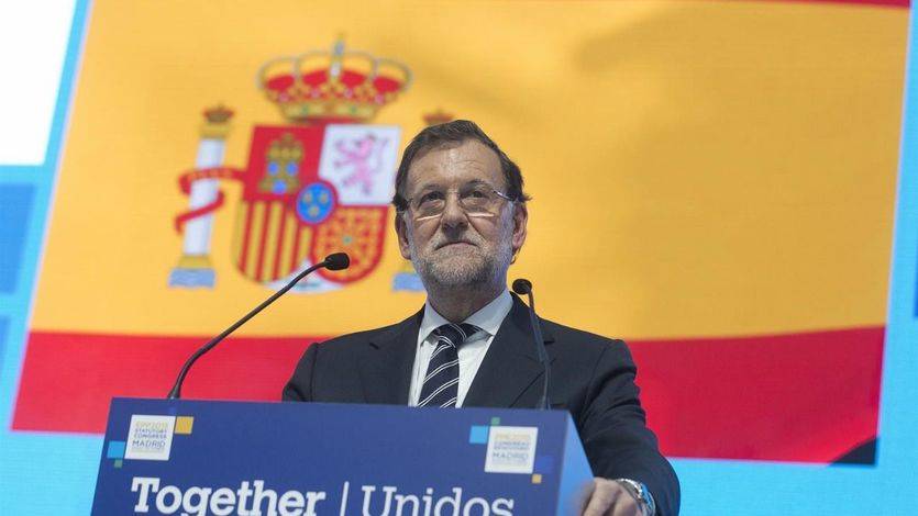 Vuelven las ya poco creíbles encuestas para echar una mano a Rajoy
