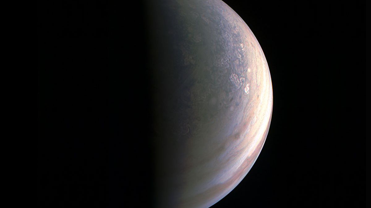 Juno envía las primeras imágenes de los polos de Júpiter