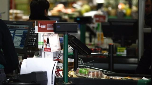 De cajero, a cajero: los clientes de ING podrán sacar dinero en los supermercados DIA