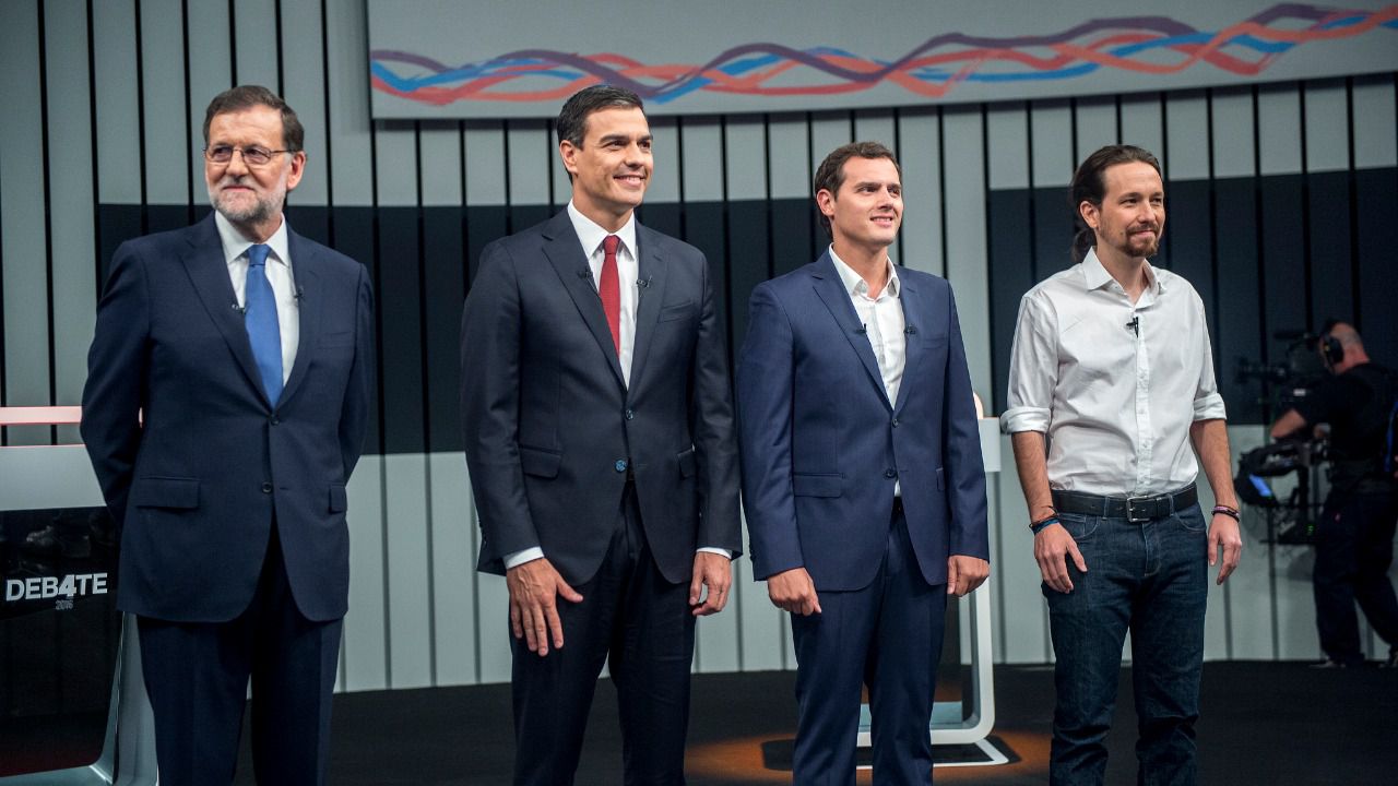 Lo que cobran los políticos: Rajoy invierte en Bolsa, pero tiene menos 'cash' que Sánchez