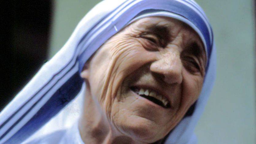 El carísimo viaje de la reina Sofía, Ana Pastor y el Gobierno para ver la canonización de Teresa de Calcuta